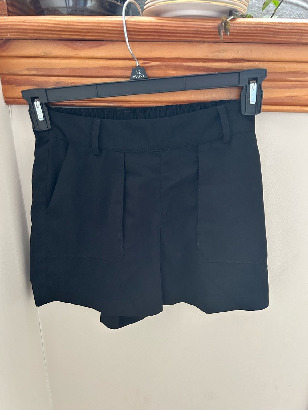 Black Women's Tailored Pull-On Shorts